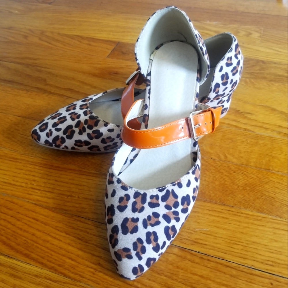 Brand new leopard print flats pointed toe, orange patent leather strap size 7.5